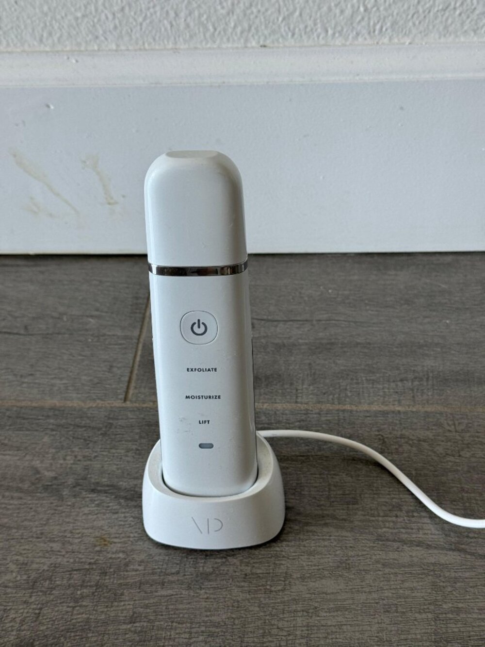 Vanity Planet Facial Exfoliating & Lifting Wand – Rechargeable Skincare Tool - Picture 2 of 3